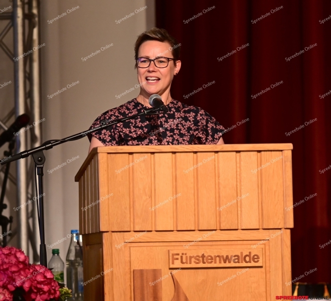 Rahn-Education-Zeugnisse-FOS-011