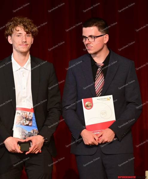 Rahn-Education-Zeugnisse-FOS-022