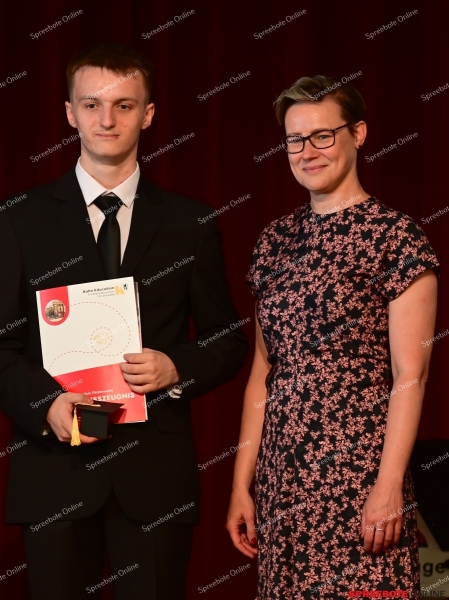 Rahn-Education-Zeugnisse-FOS-043