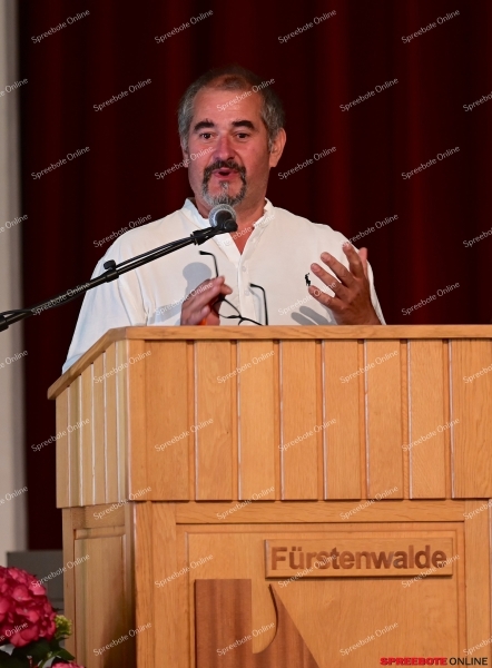 Rahn-Education-Zeugnisse-FOS-050