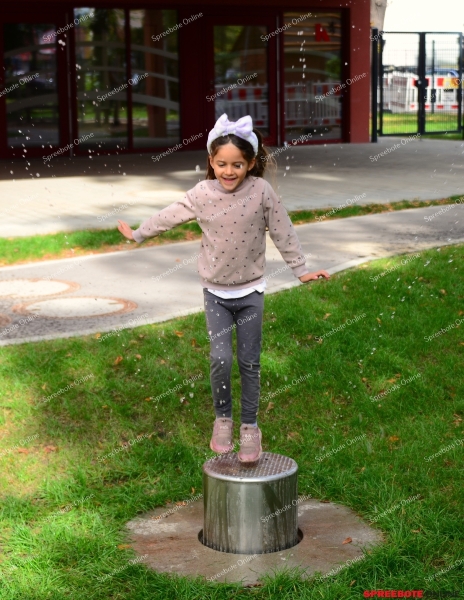 Rahn-Kita-Spreeklang-Plansch-becke-003