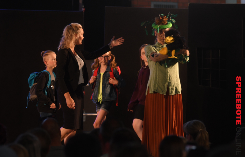 S.Jaehn-Grundschule-Auf-der-Jagd-Nachdem-Silberschatz-02