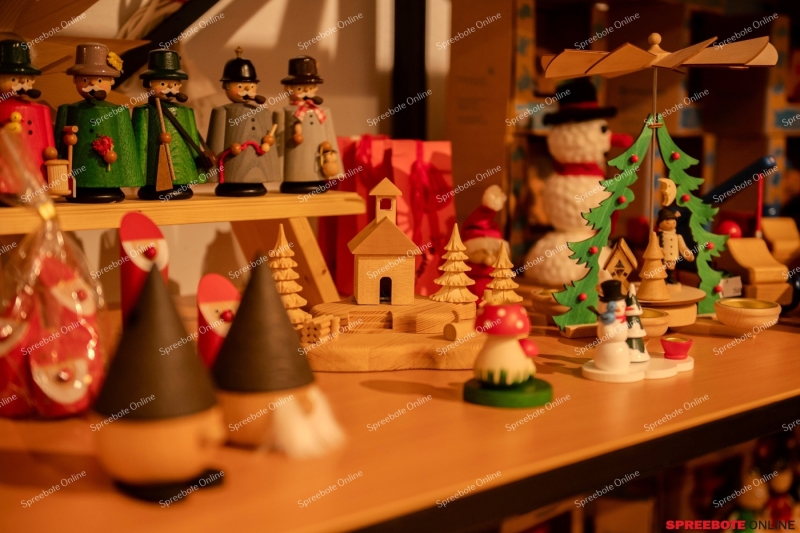 Spreebote-Sama-Eroffnung-Furstengalerie-016