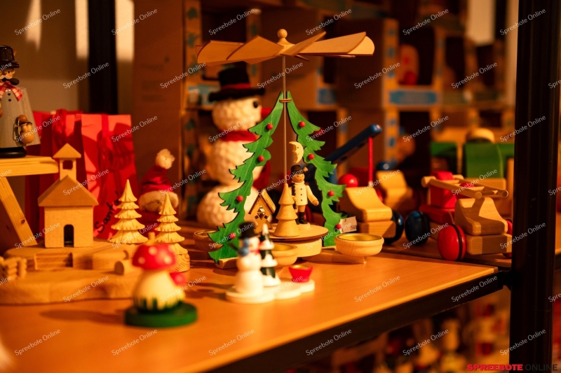 Spreebote-Sama-Eroffnung-Furstengalerie-017