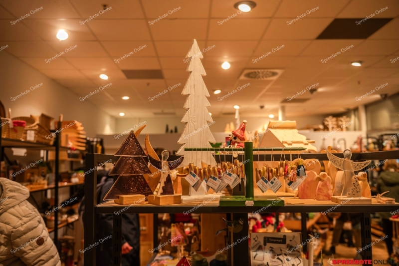 Spreebote-Sama-Eroffnung-Furstengalerie-018