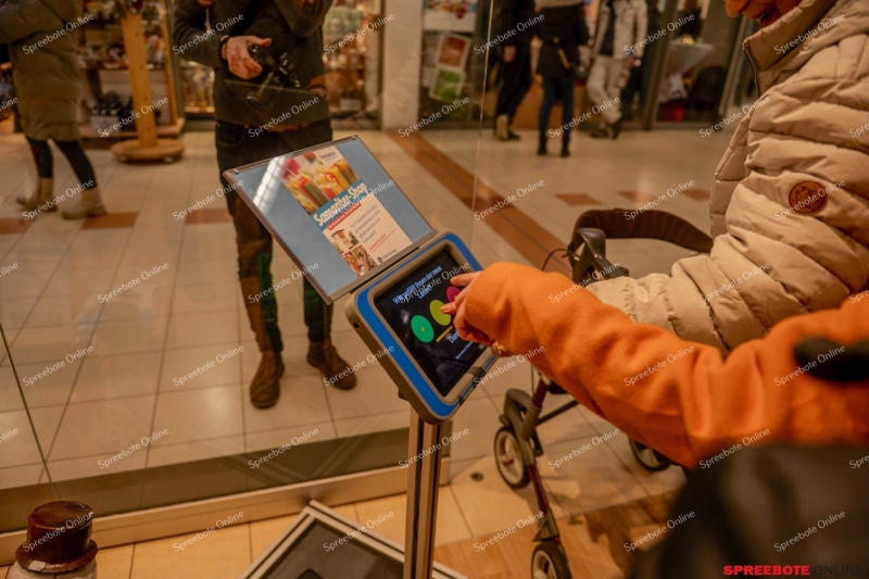 Spreebote-Sama-Eroffnung-Furstengalerie-020