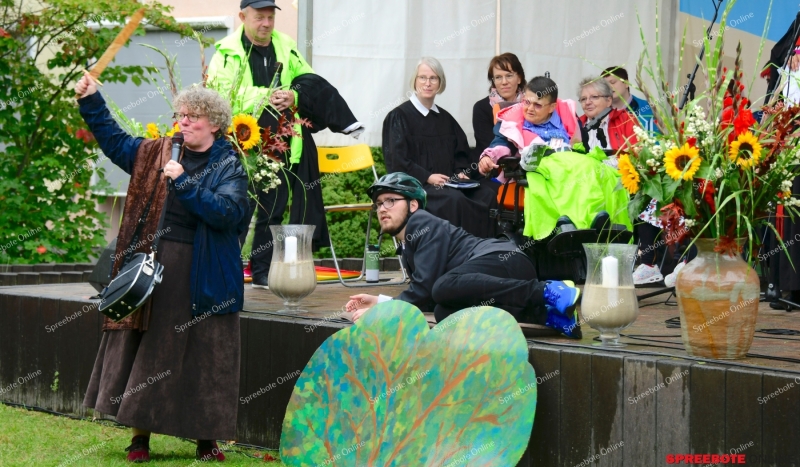 Spreebote-Samariterfest-im-regen-sonne-Mix-006