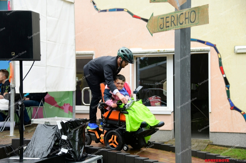 Spreebote-Samariterfest-im-regen-sonne-Mix-007