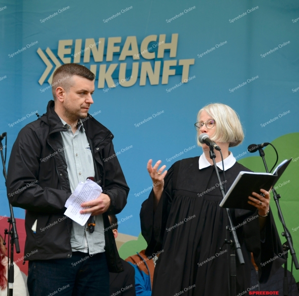 Spreebote-Samariterfest-im-regen-sonne-Mix-012