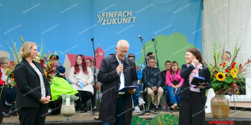 Spreebote-Samariterfest-im-regen-sonne-Mix-014