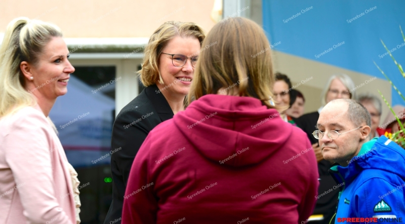 Spreebote-Samariterfest-im-regen-sonne-Mix-015