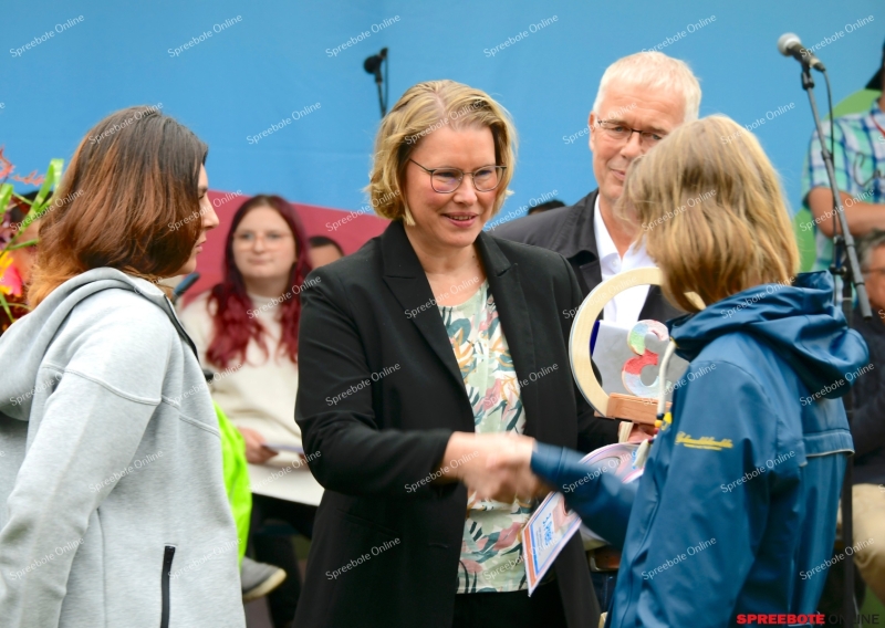 Spreebote-Samariterfest-im-regen-sonne-Mix-017