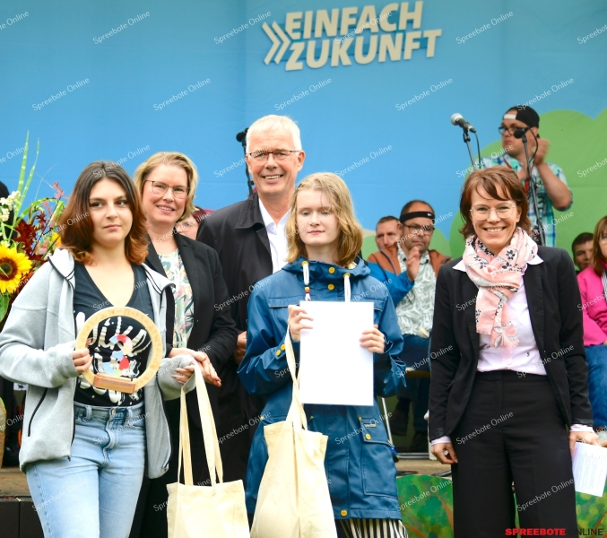 Spreebote-Samariterfest-im-regen-sonne-Mix-018