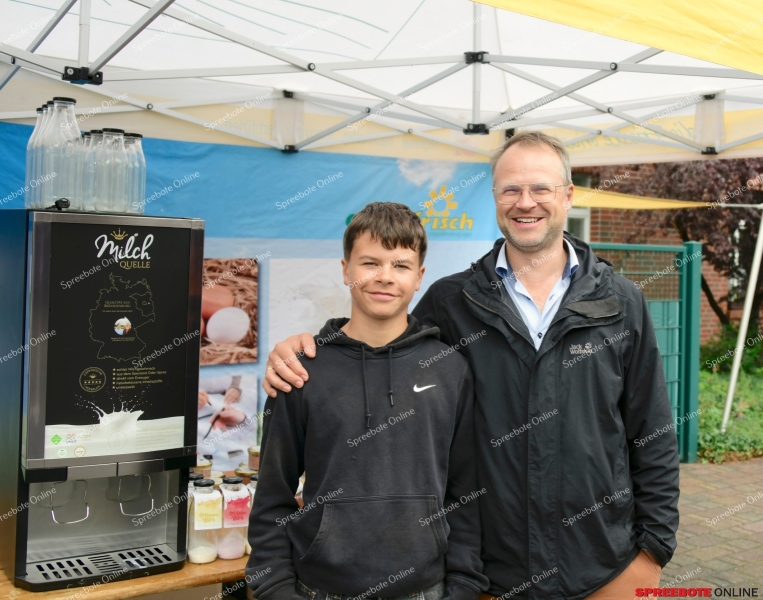 Spreebote-Samariterfest-im-regen-sonne-Mix-046