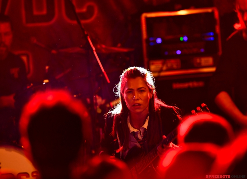 Schulscheune-AC-DC-002