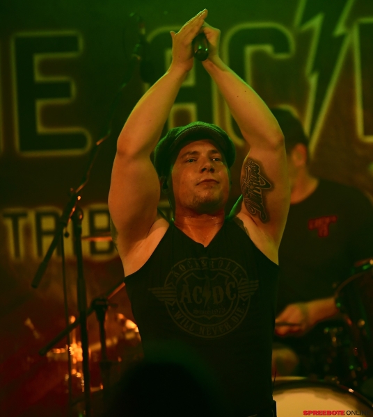 Schulscheune-AC-DC-012