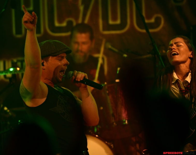 Schulscheune-AC-DC-013