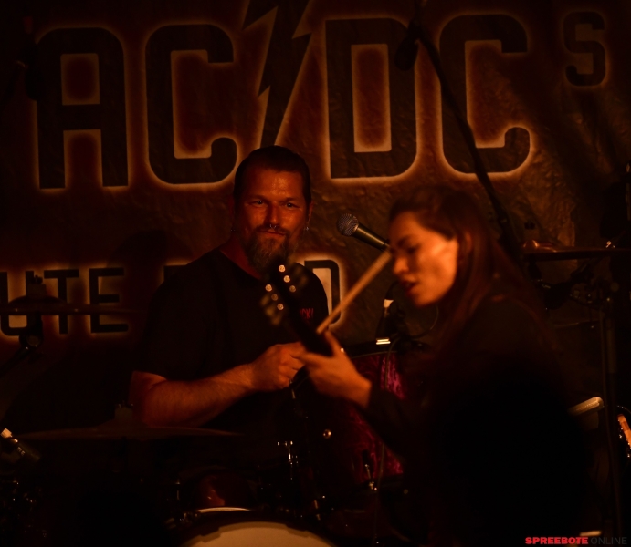 Schulscheune-AC-DC-014