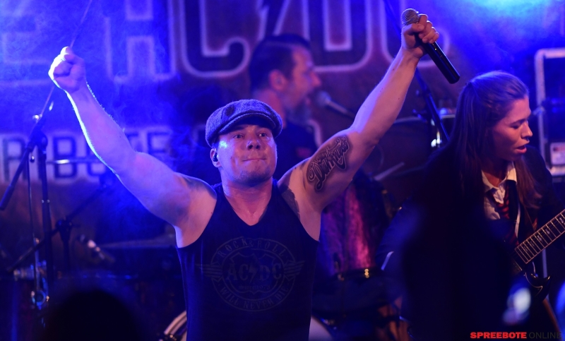 Schulscheune-AC-DC-016