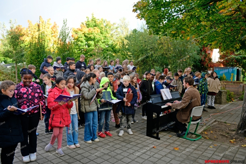 Spreebote-Sigmund-Jahn-Ubergabe-Brotbox14-003