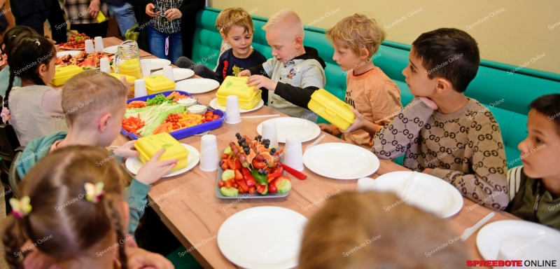 Spreebote-Sigmund-Jahn-Ubergabe-Brotbox14-008