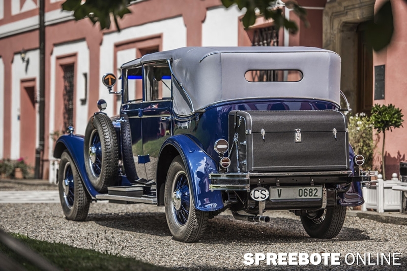 Topmodell_SKODA_860_mit_Achtzylindermotor-3