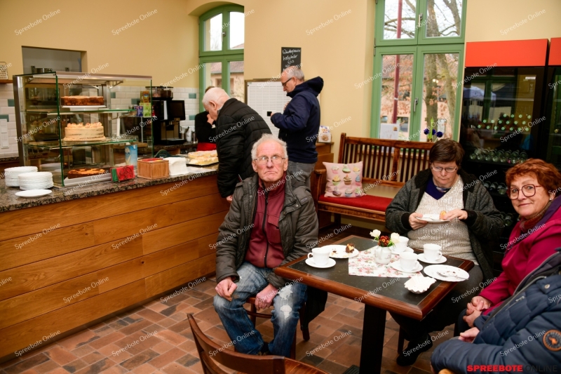 Spreebote-Reichenwalde-Cafe-Tortenschlacht-029