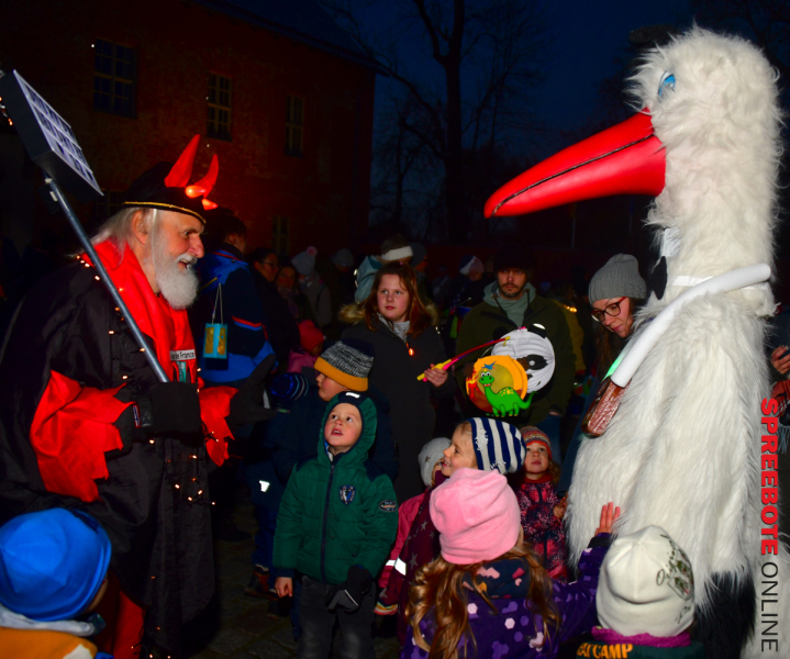 Storkow-Leuchtet-Lampionumzug-1