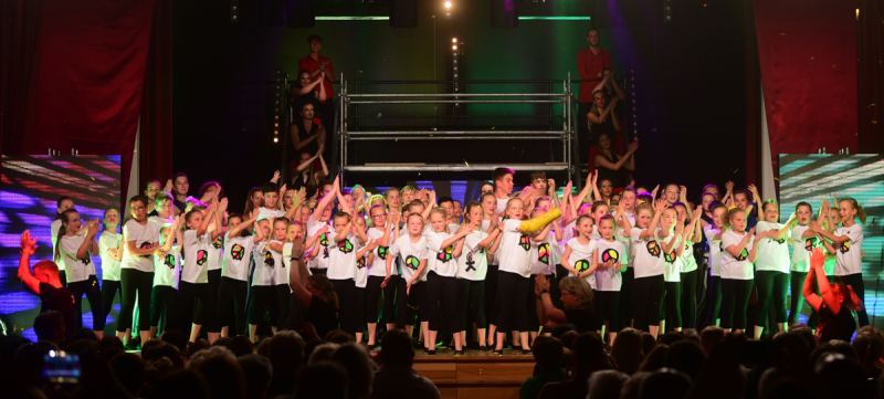 Tanzkreis-Michael-Jackson-Show-01