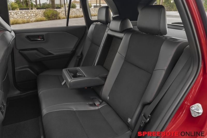 Spreebote-Toyota-RAV-4_gallery1_06