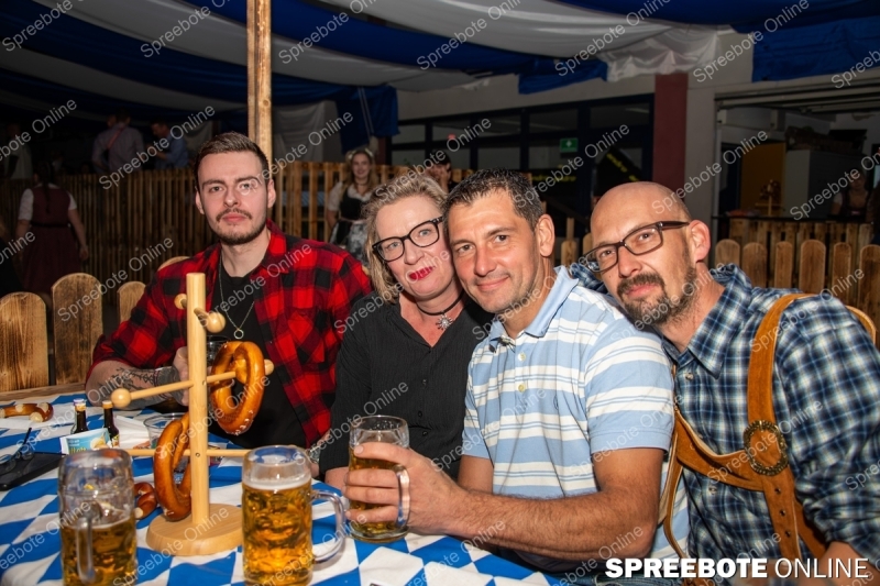 Spreebote-Trachtennacht-im-Partyrausch_gallery1_01