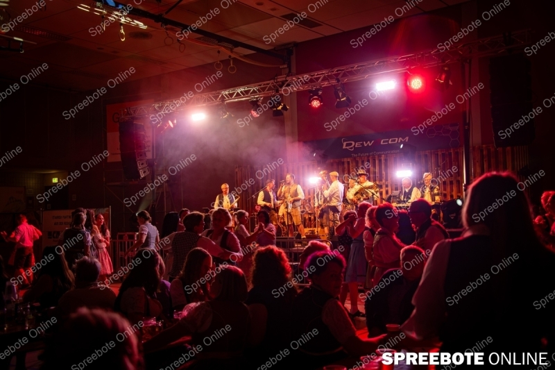 Spreebote-Trachtennacht-im-Partyrausch_gallery1_08