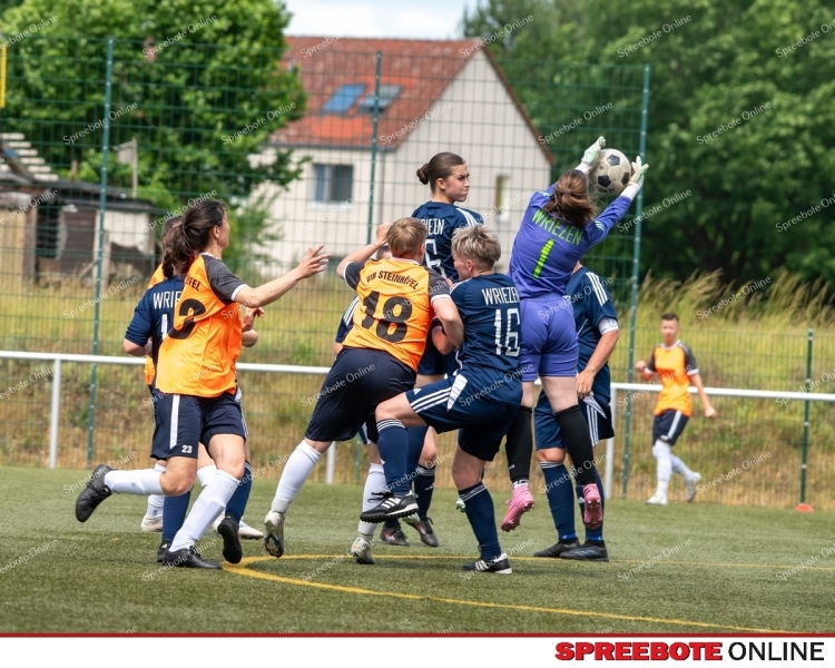 Spreebote-VfB-Damen-setzen-sich-klar-durch_gallery1_25