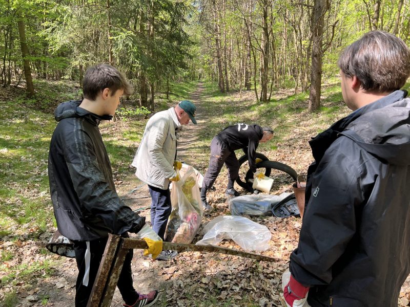Waldaufraeumaktion-am-Samstag-5-scaled