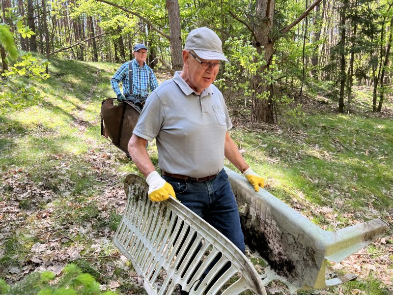 Waldaufraeumaktion-am-Samstag-6-scaled