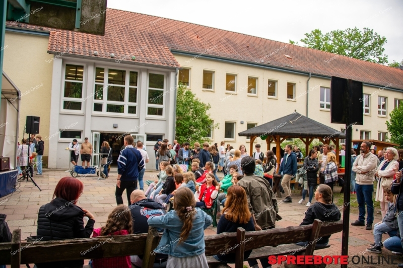Spreebote-Wir-machen-uns-die-Welt-wie-sie-uns-gefallt_gallery1_02