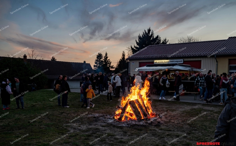 Spreebote-Zwischen-Feuerschale-Partyarea_gallery2_01
