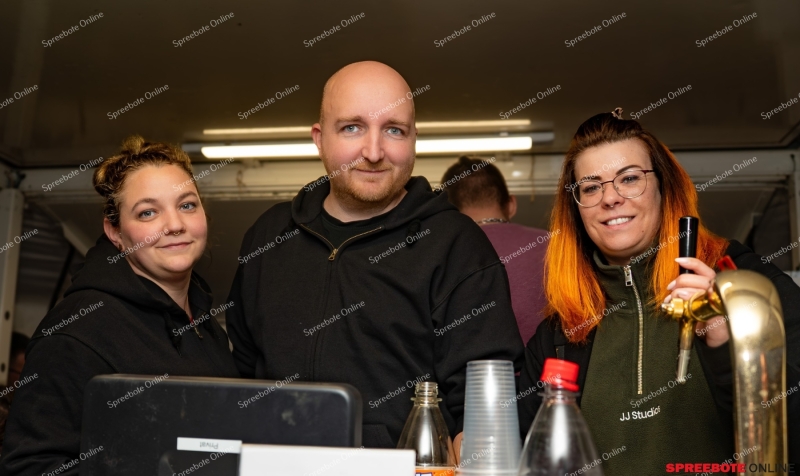 Spreebote-Zwischen-Feuerschale-Partyarea_gallery2_02