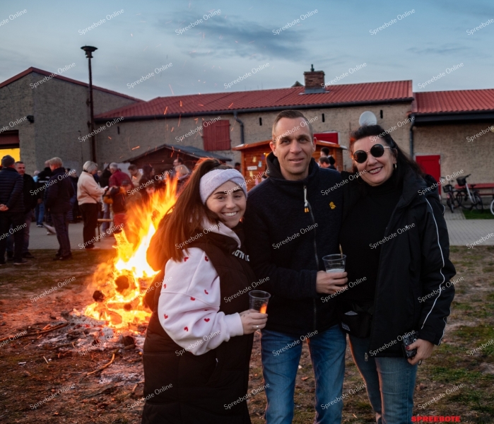 Spreebote-Zwischen-Feuerschale-Partyarea_gallery2_03