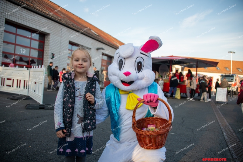 Spreebote-Zwischen-Feuerschale-Partyarea_gallery3_02