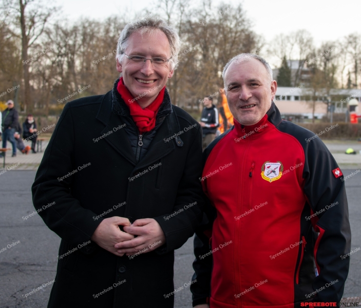 Spreebote-Zwischen-Feuerschale-Partyarea_gallery3_05