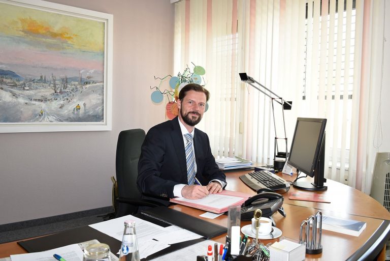 Fürstenwaldes neuer Bürgermeister löst Versprechen ein