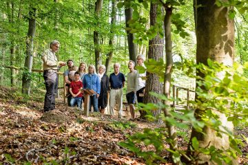 Förster führen durch den FriedWald Fürstenwalde