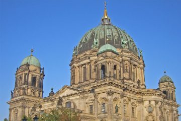 Hilfe gesucht, der Berliner Dom bröckelt!