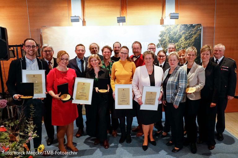 Wirtschaftsminister Jörg Steinbach verleiht Tourismuspreise