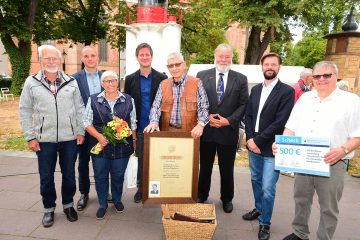 Ausstellungseröffnung open air vor dem Museum