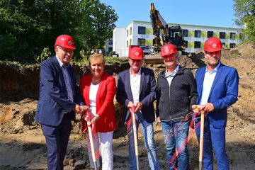 Erster Spatenstich zum Kita-Neubau