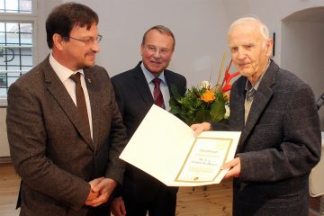 Oder-Spree verleiht zum 1. Mal Ehrenbürgerrecht