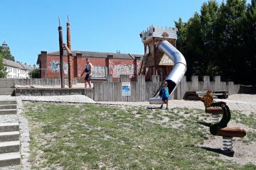 Kinderspielplatz sucht Baufirma