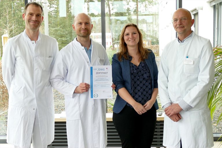 Helios Klinikum Bad Saarow als Wirbelsäulenspezialzentrum zertifiziert